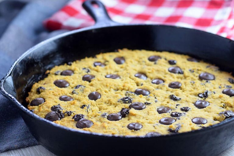 oatmeal chocolate chip skillet cookie